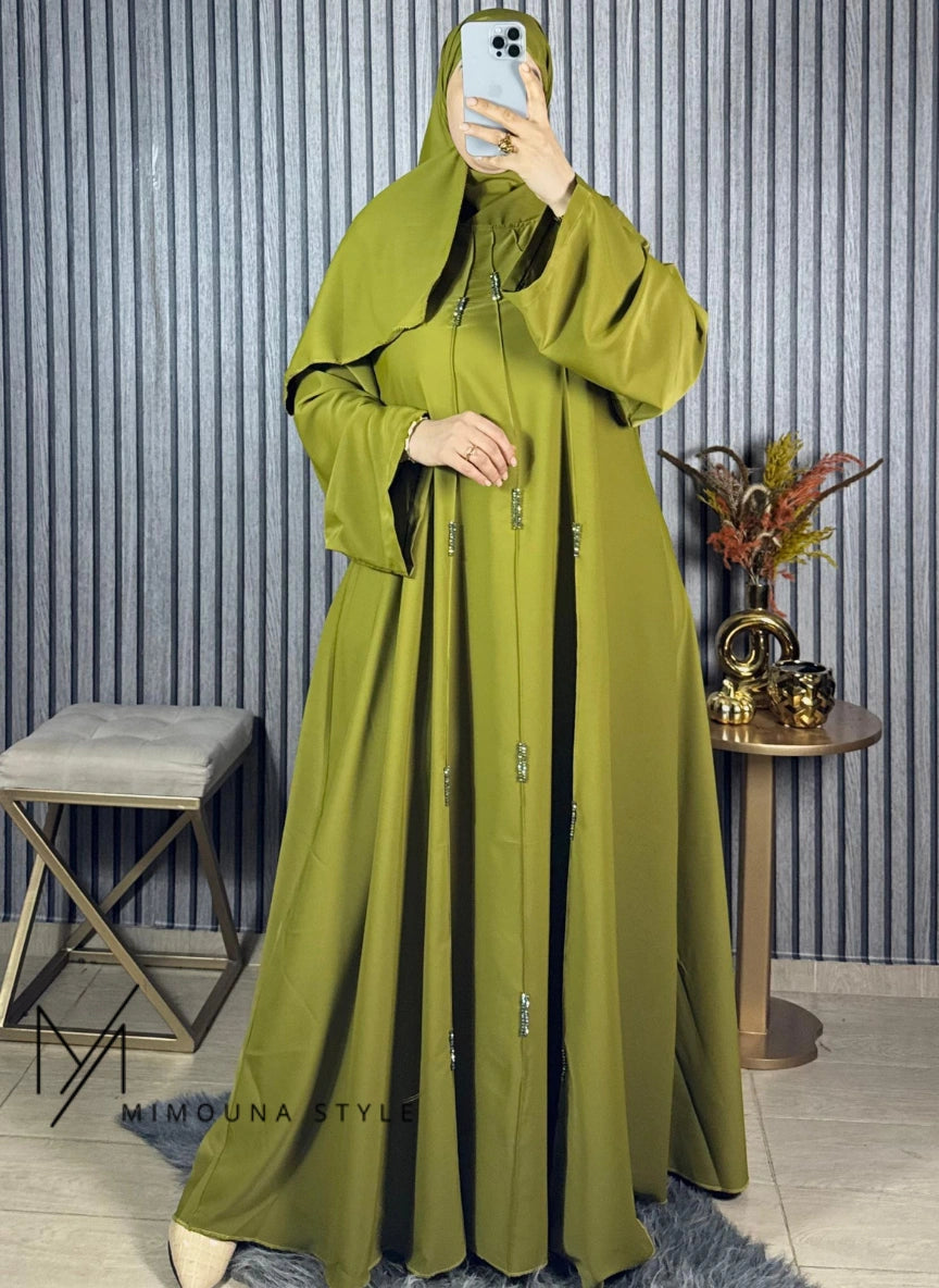 جوهرة رمضان: عباية ملكية بقطعتين (عباية + شال متناسق)