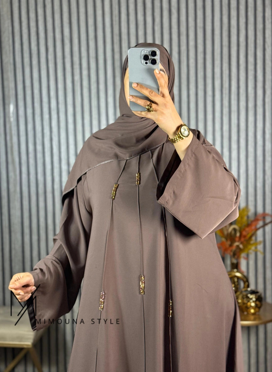 جوهرة رمضان: عباية ملكية بقطعتين (عباية + شال متناسق)