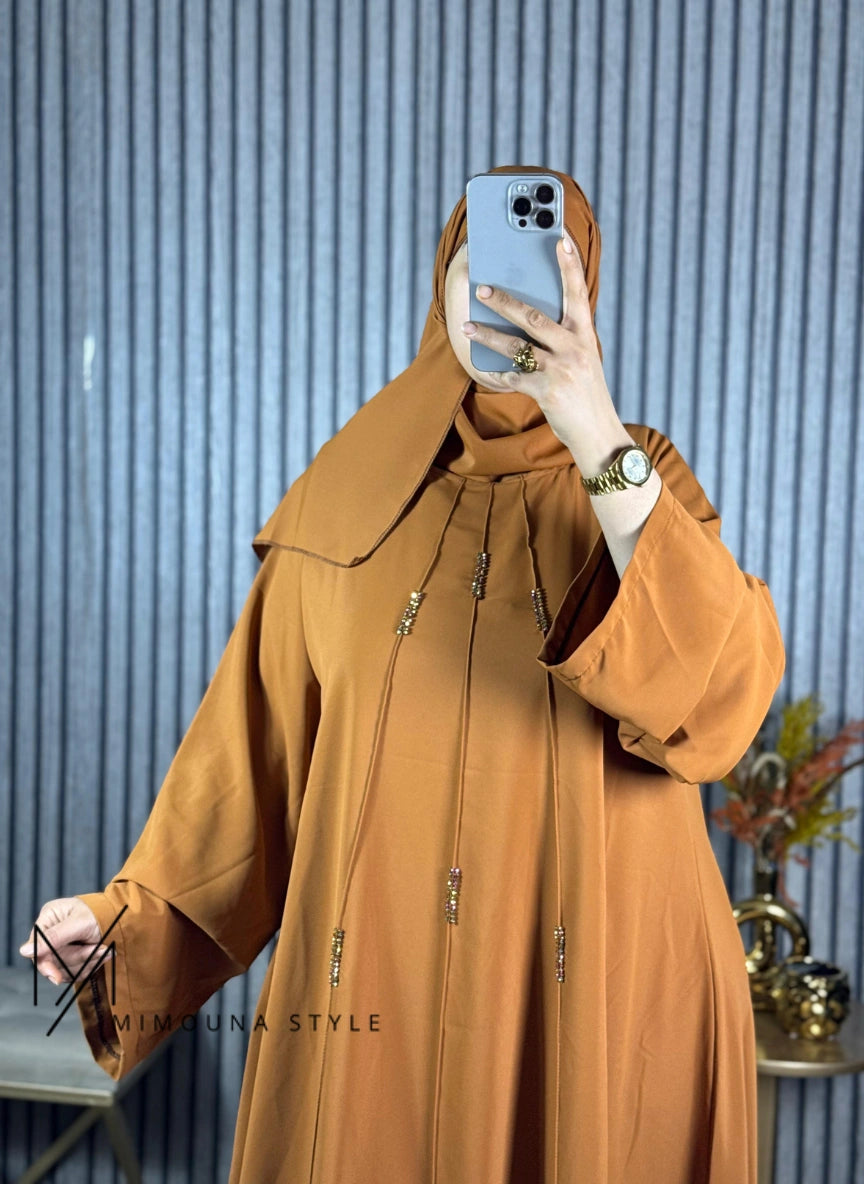 جوهرة رمضان: عباية ملكية بقطعتين (عباية + شال متناسق)