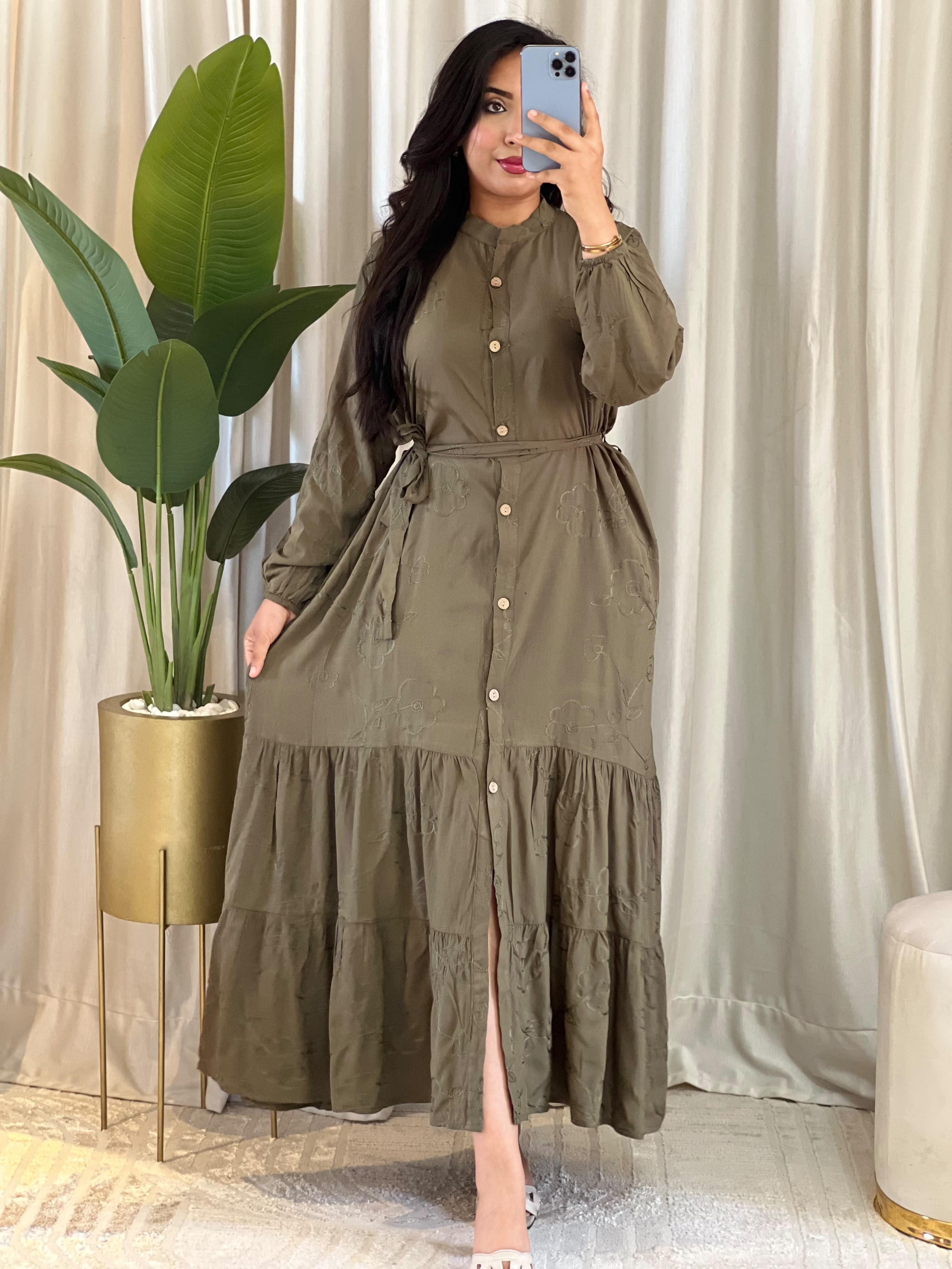 Robe Brodée avec Ceinture H1