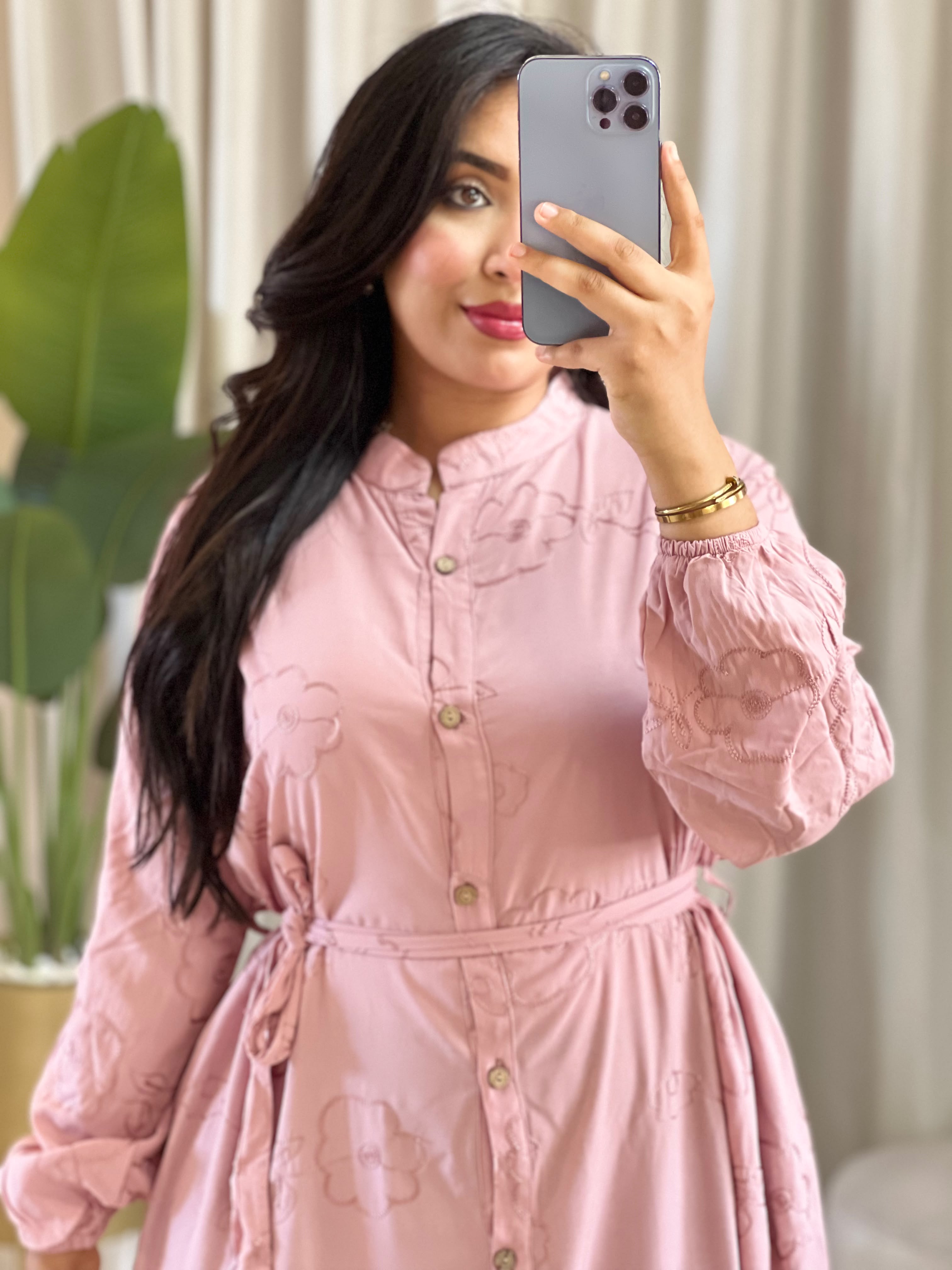 Robe Brodée avec Ceinture H1